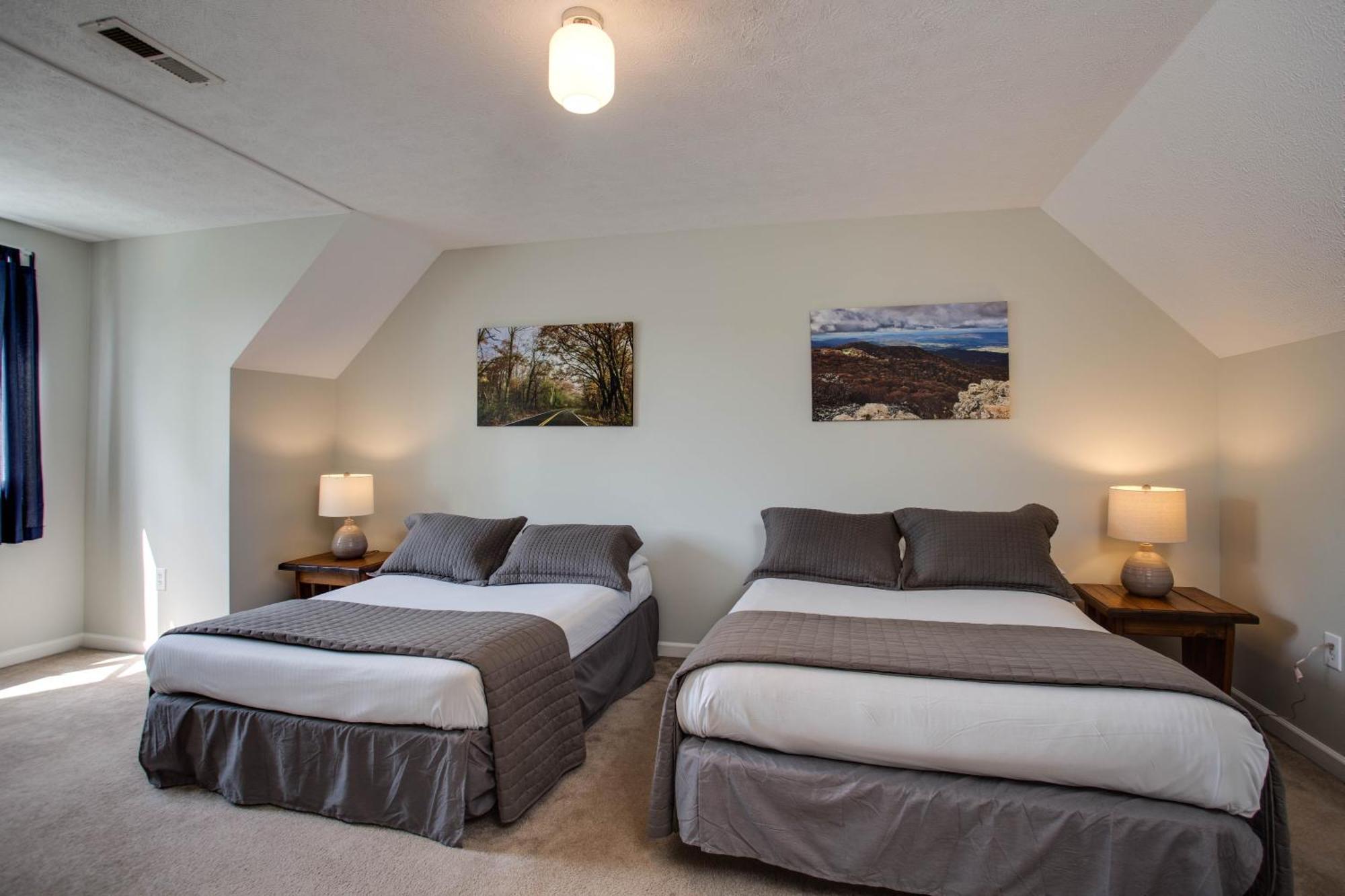 Love Ridge Mountain Lodging Lyndhurst Zewnętrze zdjęcie