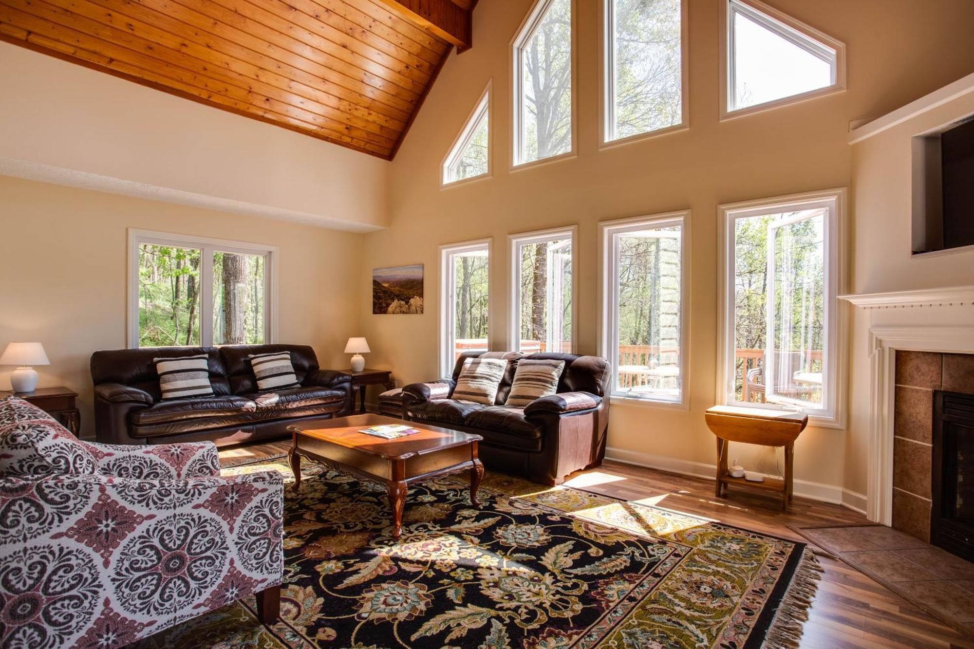 Love Ridge Mountain Lodging Lyndhurst Zewnętrze zdjęcie